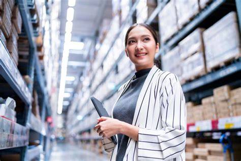 Phân biệt giữa nhân viên hiện trường (OPS) và nhân viên chứng từ (DOCS)