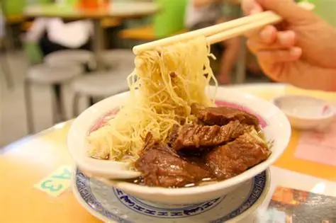 Trải nghiệm ẩm thực Michelin giá rẻ ở Hong Kong