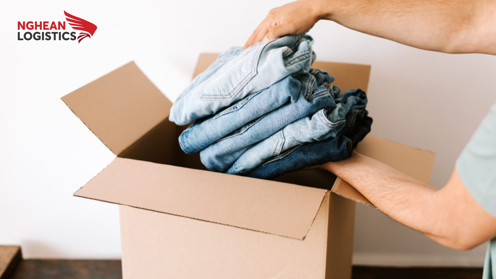 Gửi quần áo từ Hồng Kông về Việt Nam nhanh chóng, tiết kiệm