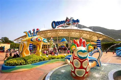 Ocean Park vs Disneyland Hong Kong – so sánh hai điểm vui chơi.