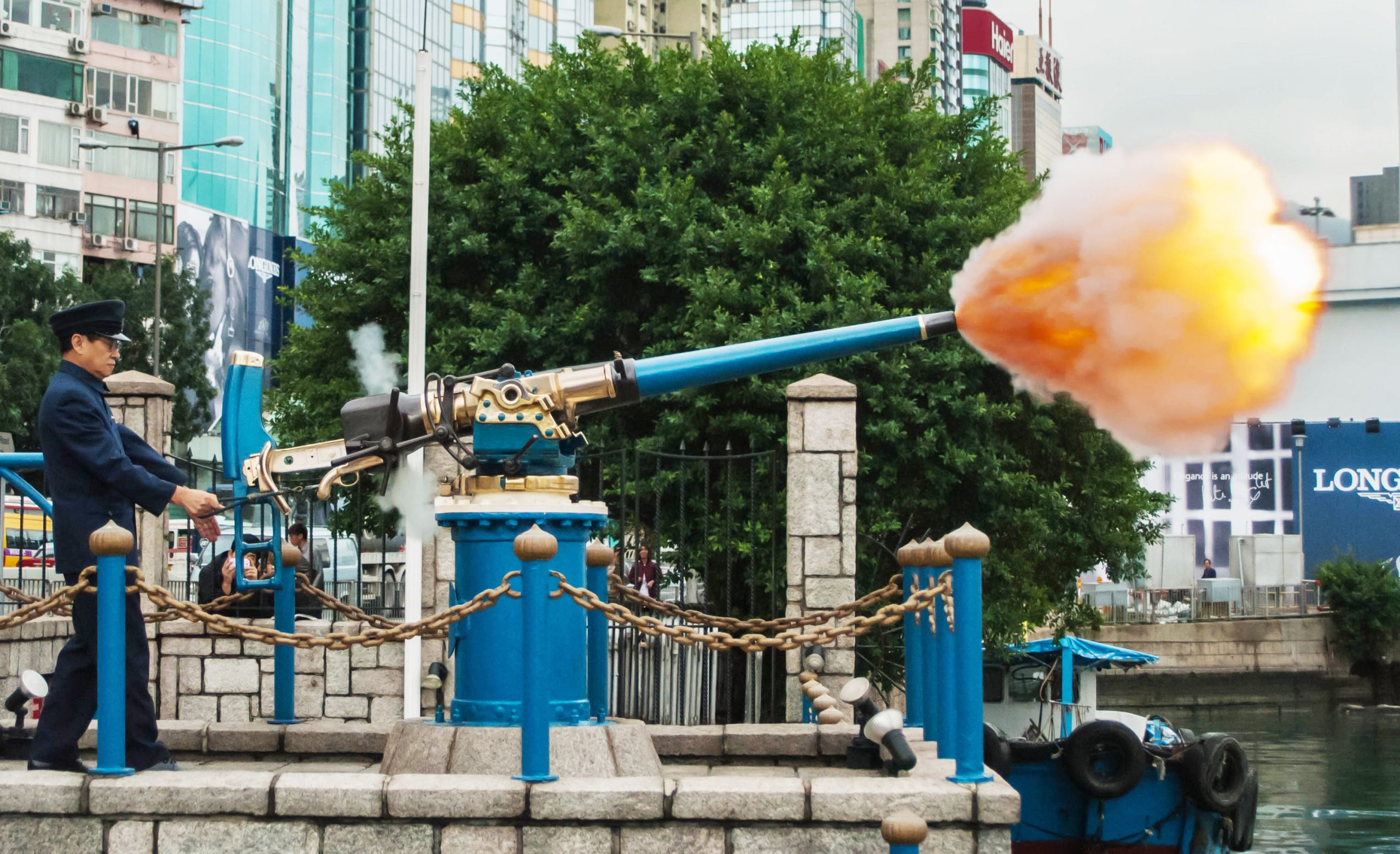 Noon Day Gun – Phát Súng Trưa Truyền Thống
