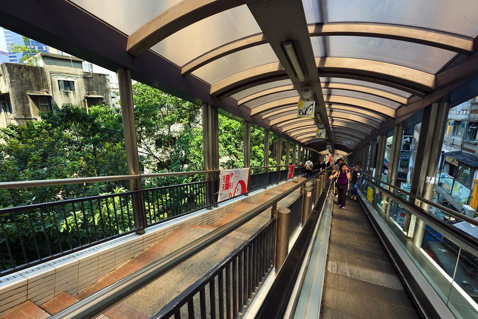 Central–Mid-Levels Escalator – Hệ Thống Thang Cuốn Dài Nhất Thế Giới