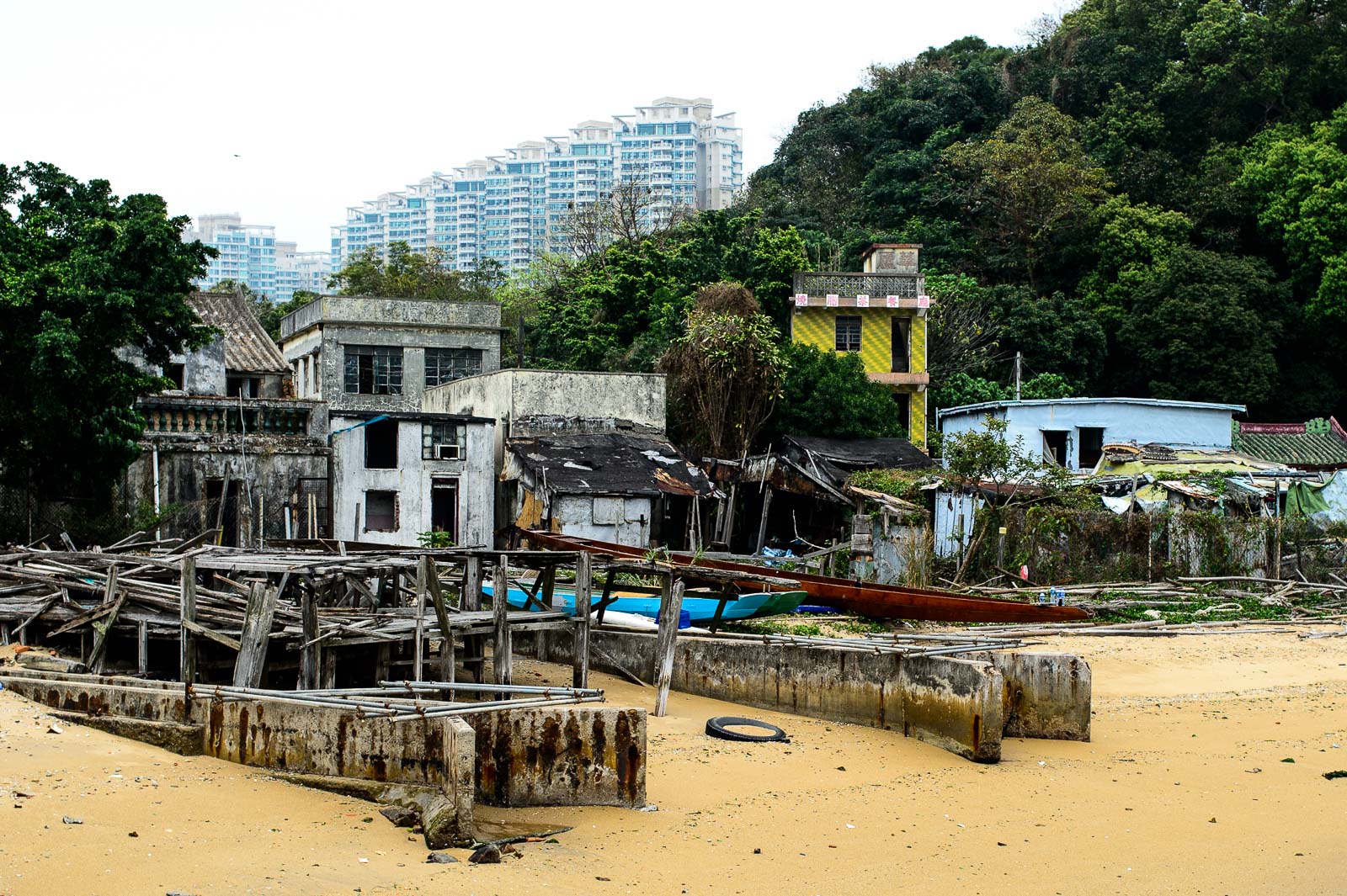 Ngôi Làng Ma ở Ma Wan – Dấu tích bị bỏ quên giữa đô thị hiện đại