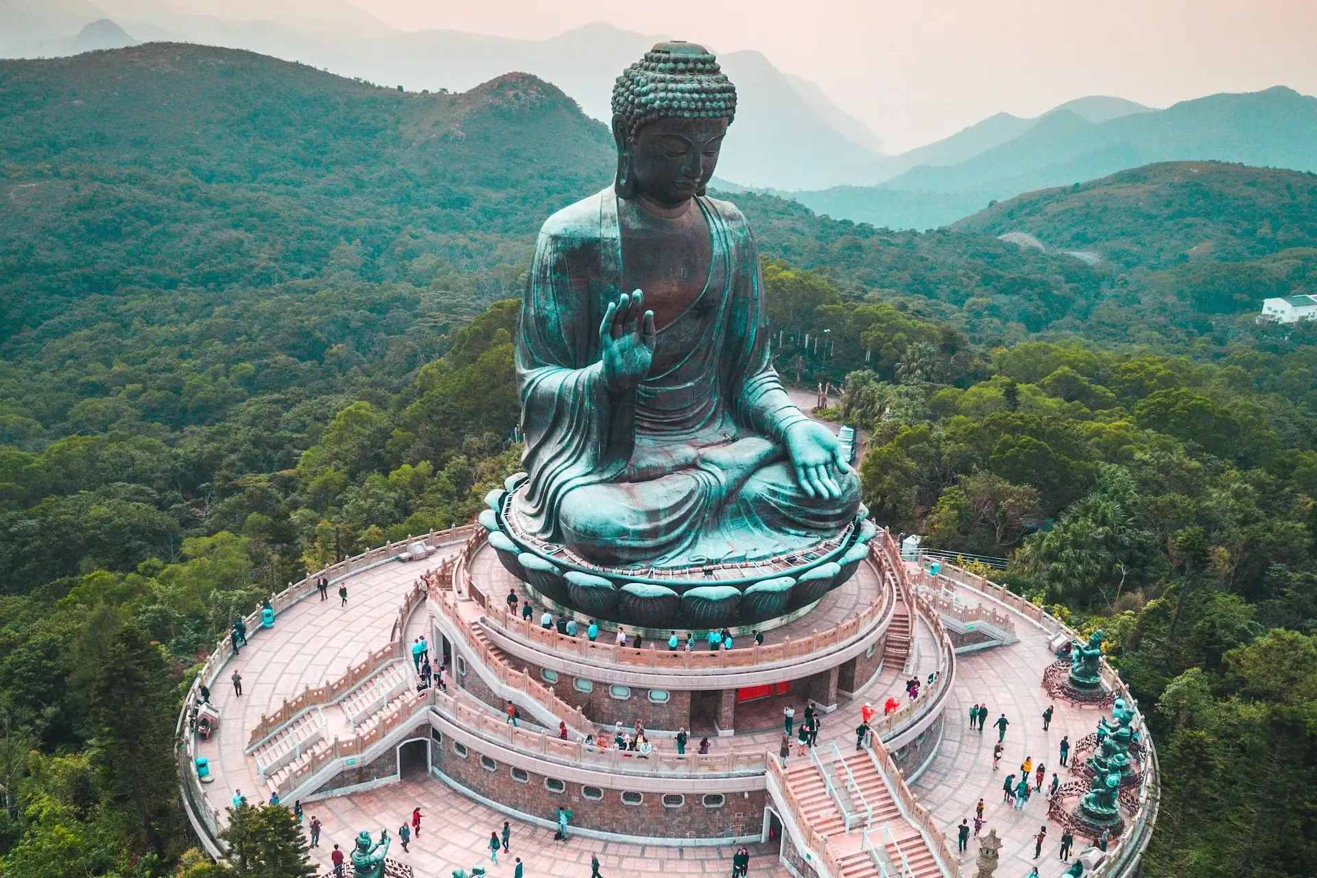 The Big Buddha – Tượng Phật khổng lồ trên đảo Lantau