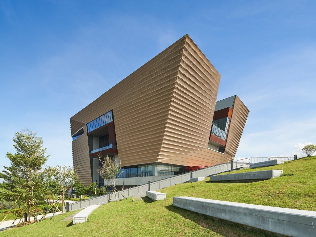 Hong Kong Palace Museum: Khám phá Báu vật Cố cung